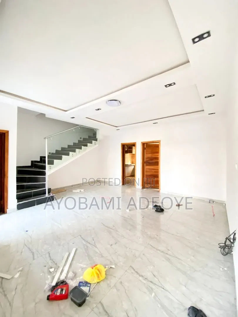 4bdrm Duplex in Lekki Conservation for rent in Chevron