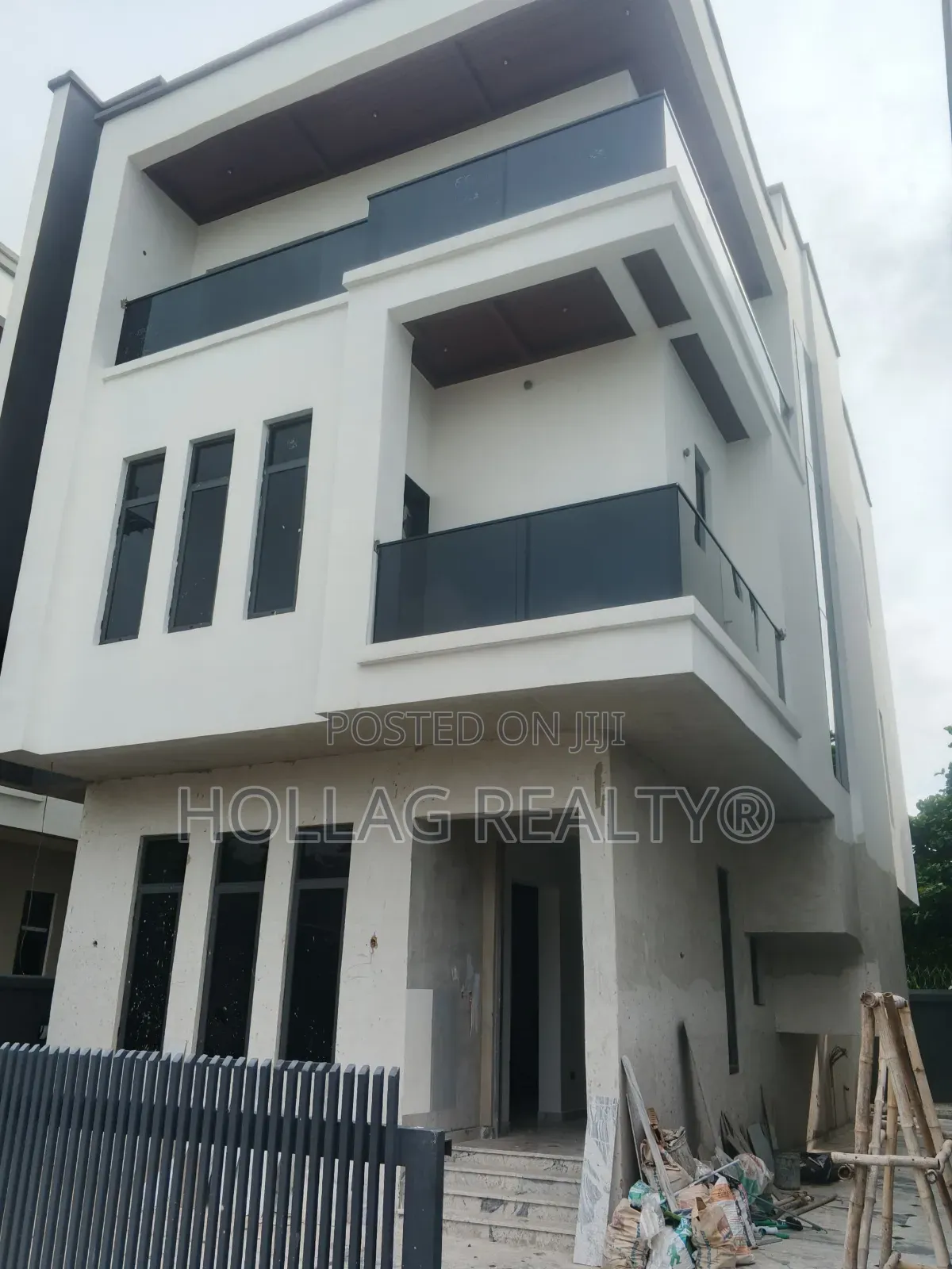 6bdrm Maisonette in Ademola Adetokunbo for sale in Ademola Adetokunbo
