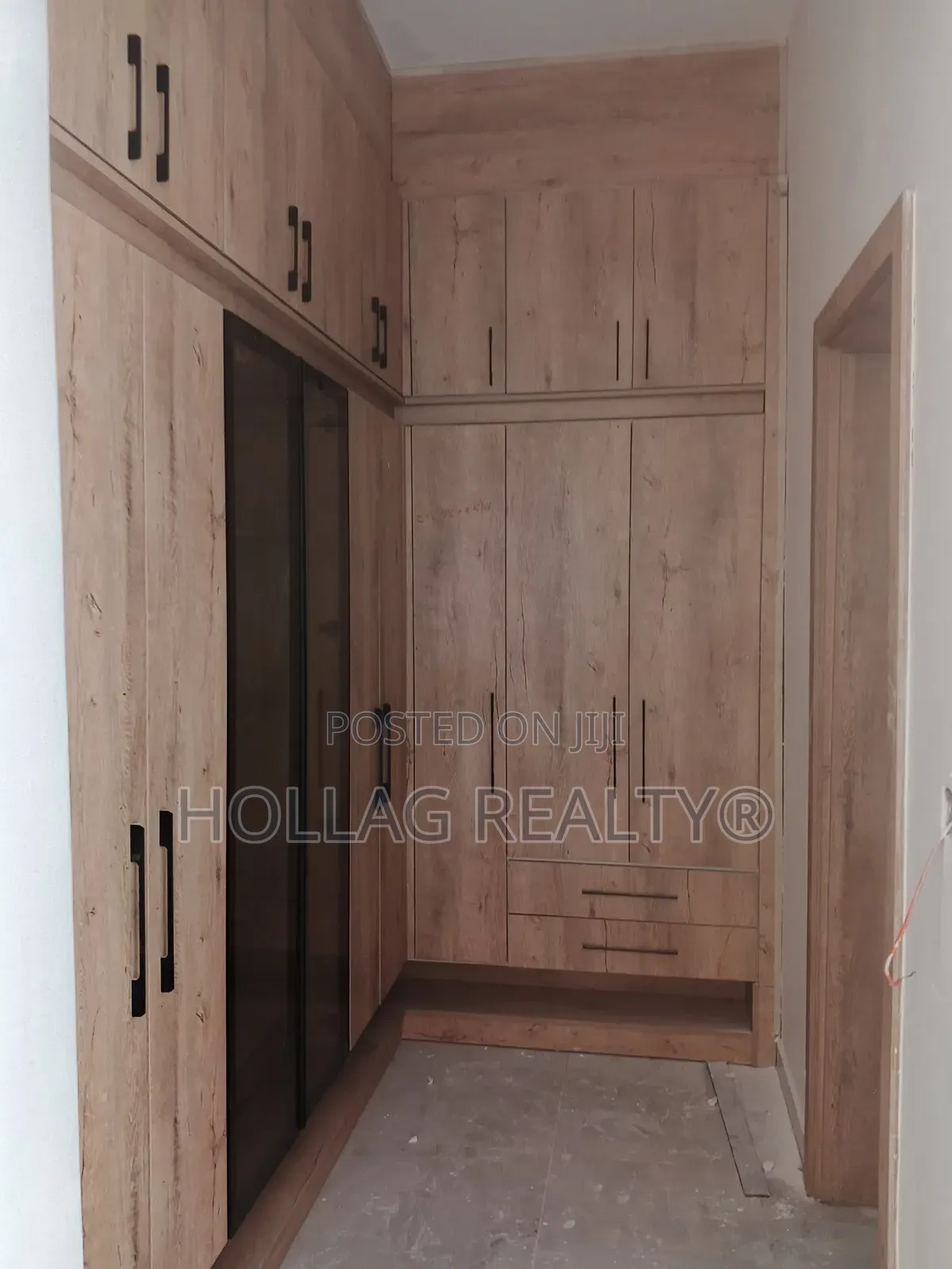 6bdrm Maisonette in Ademola Adetokunbo for sale in Ademola Adetokunbo