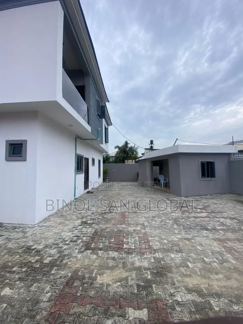 12bdrm Block of Flats in Fara Park Estate, Ajah for sale in Ajah