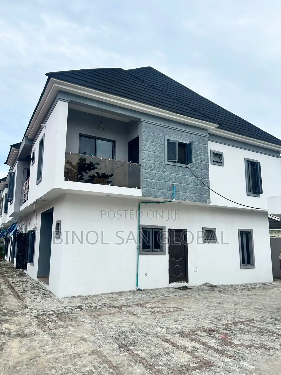 12bdrm Block of Flats in Fara Park Estate, Ajah for sale in Ajah