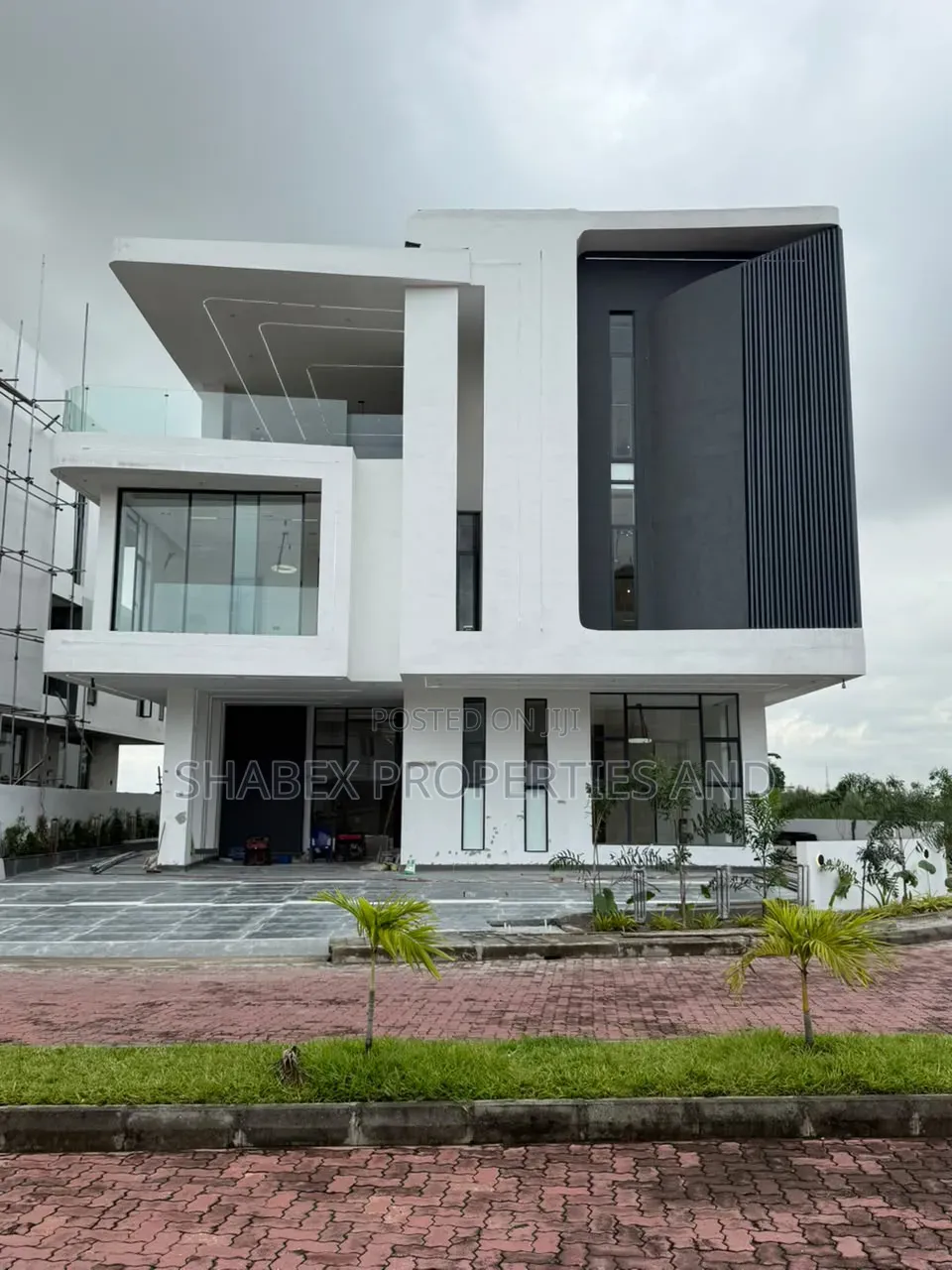 Furnished 6bdrm Duplex in Osapa london for sale in Osapa london