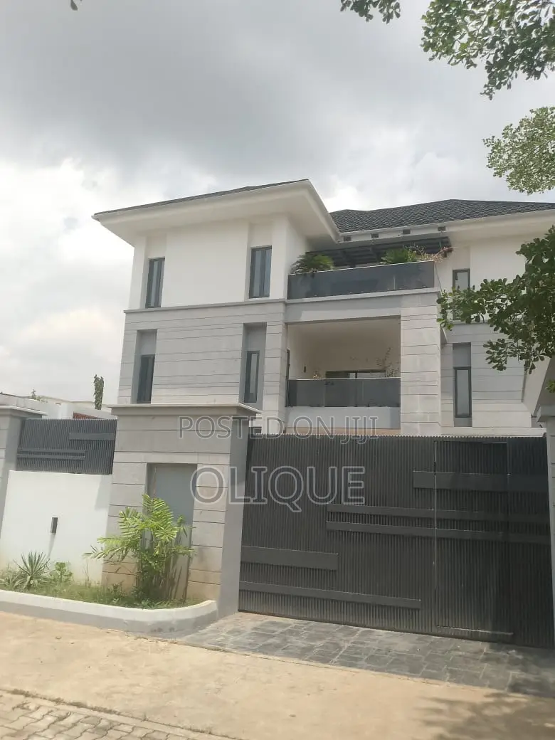 8bdrm Duplex in Maitama for sale in Maitama