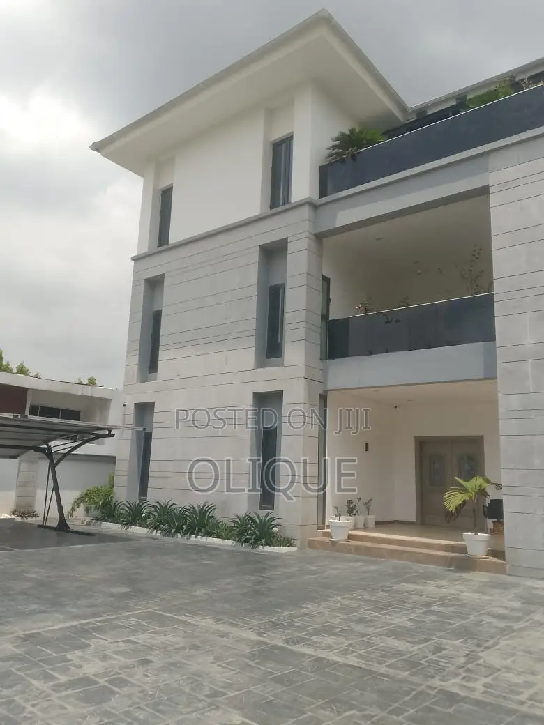 8bdrm Duplex in Maitama for sale in Maitama