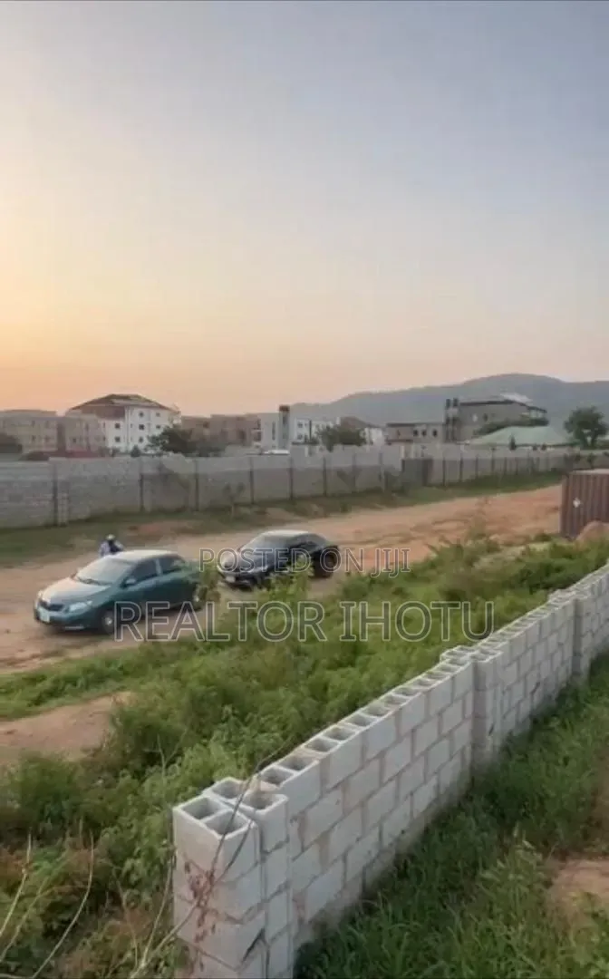 700sqm, Residential, FCDA C of O and Tarred Road in Katampe (Main)