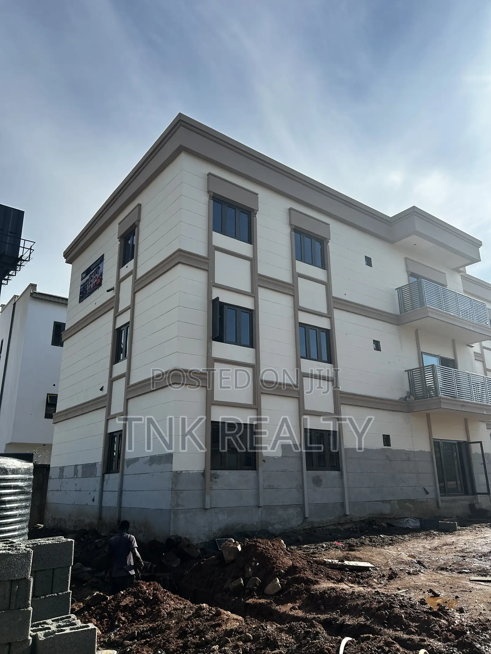 3bdrm Block of Flats in Jahi for sale in Jahi