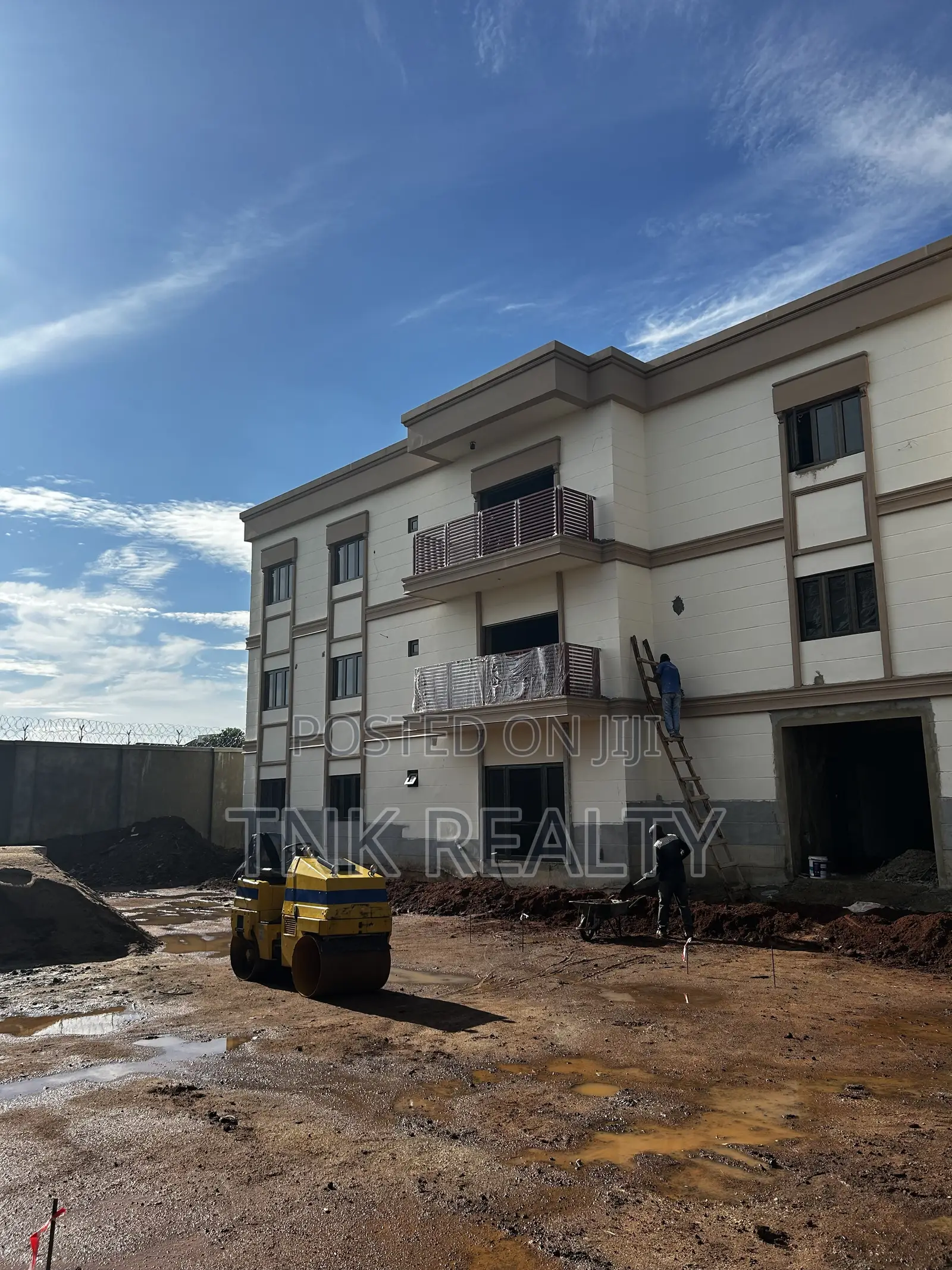 3bdrm Block of Flats in Jahi for sale in Jahi