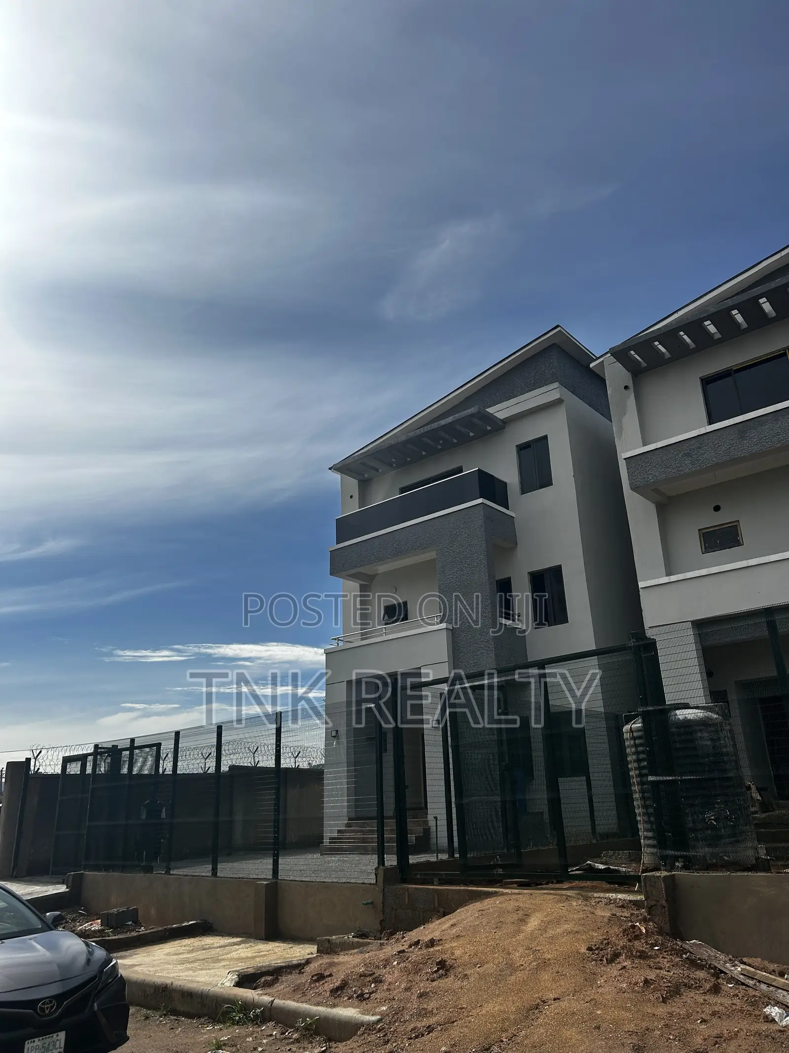 Newly Built 5bedroom Duplex With BQ for Sale in Jahi