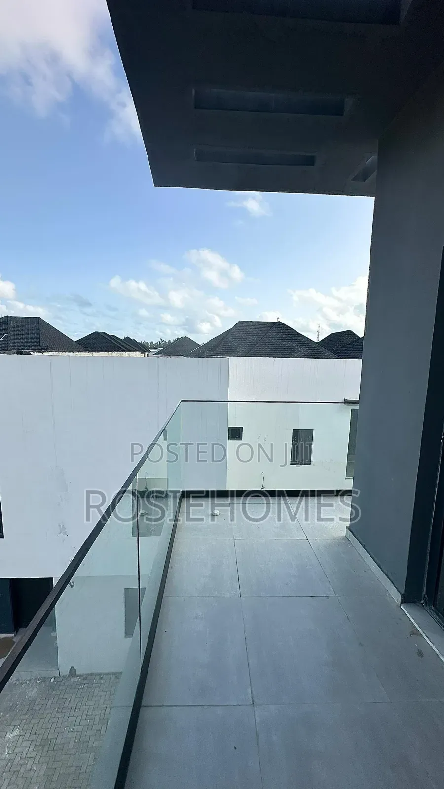 3bdrm Duplex in Ikota for sale in Ikota