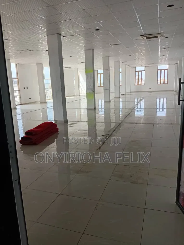 162 Square Metres/Office Space in Wuse 2