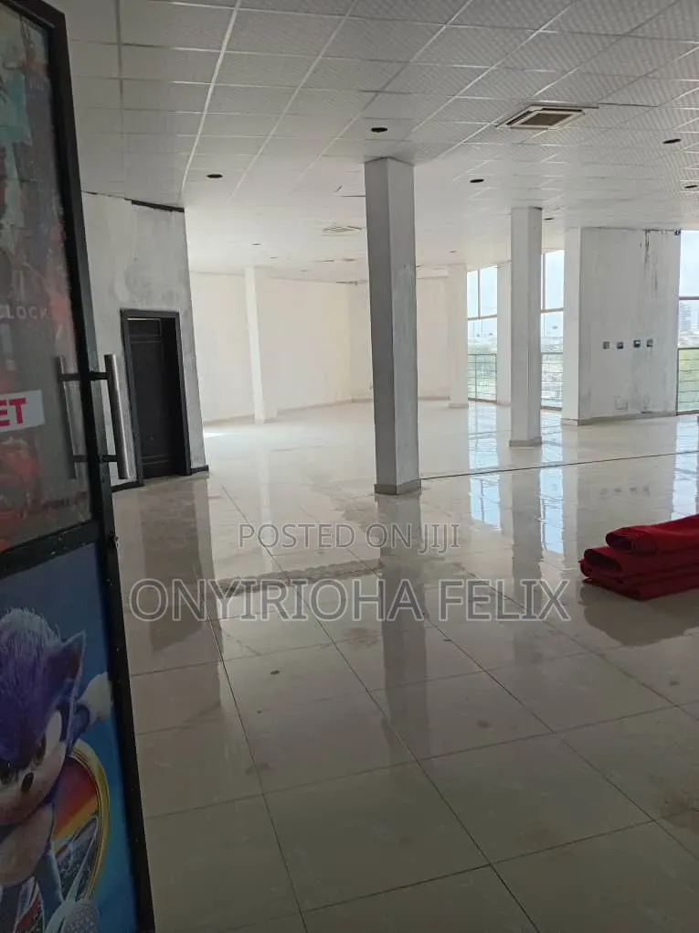 162 Square Metres/Office Space in Wuse 2