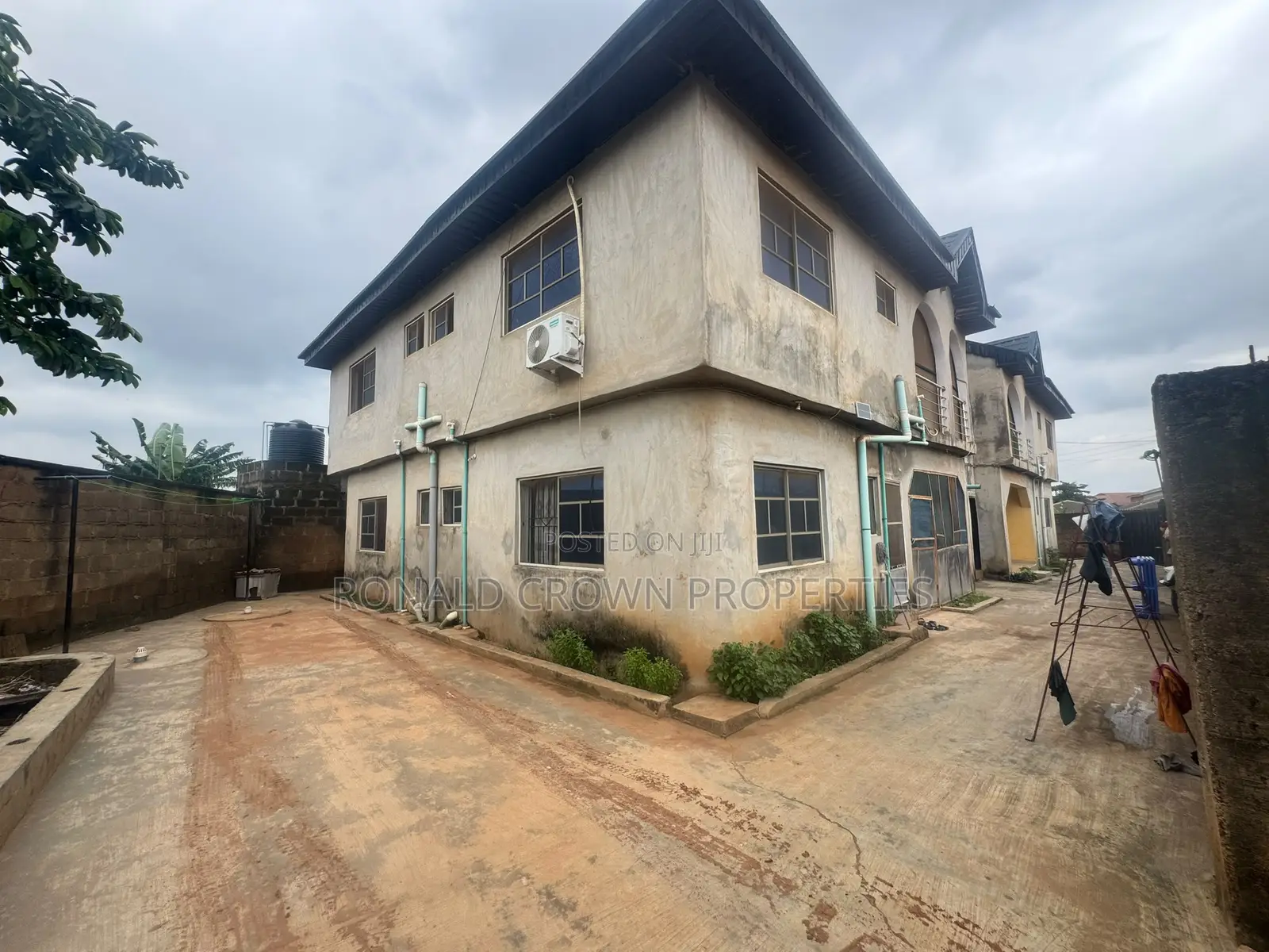 3bdrm Block of Flats in Akute Ajuwon for sale in Akute Ajuwon