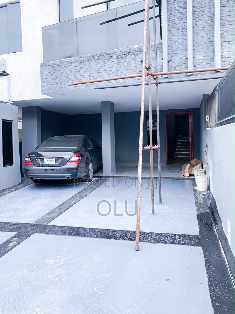 Furnished 2bdrm Block of Flats in Yaba Lagos, Alagomeji for sale in Alagomeji