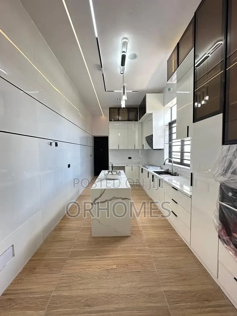 5bdrm Duplex in VGC / Ajah for sale in VGC / Ajah