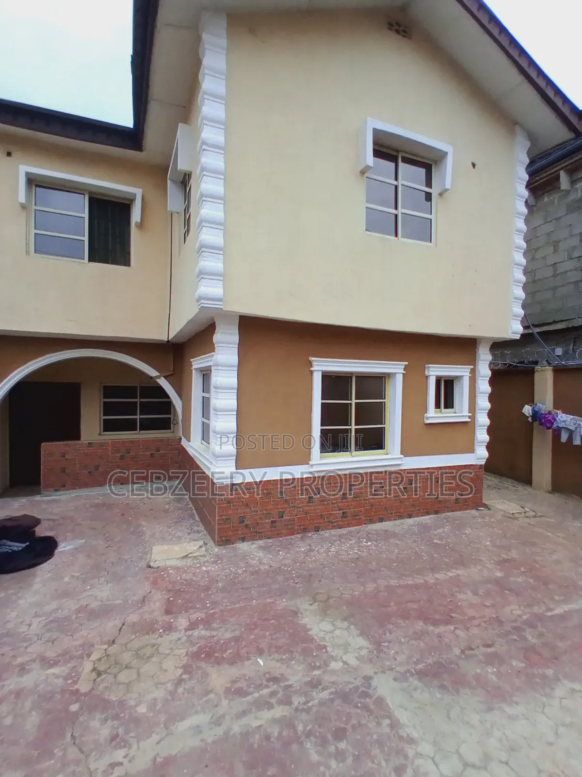 3bdrm Block of Flats in Unique Estate, Ifo for rent in Ifo