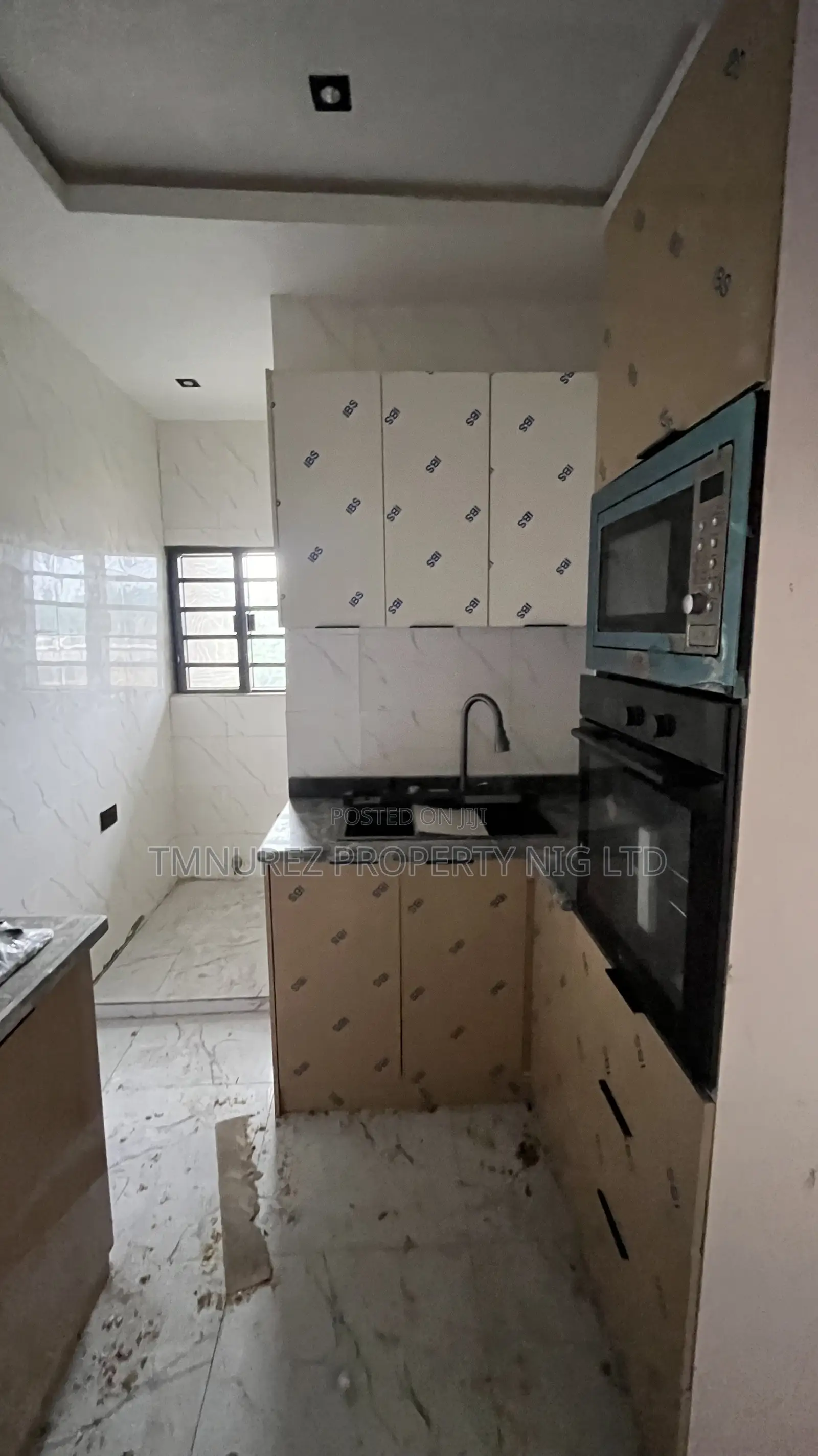 2bdrm Apartment in Yaba Inside An for sale in Yaba