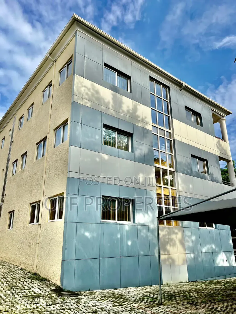 12bdrm Block of Flats in Utako for sale in Utako