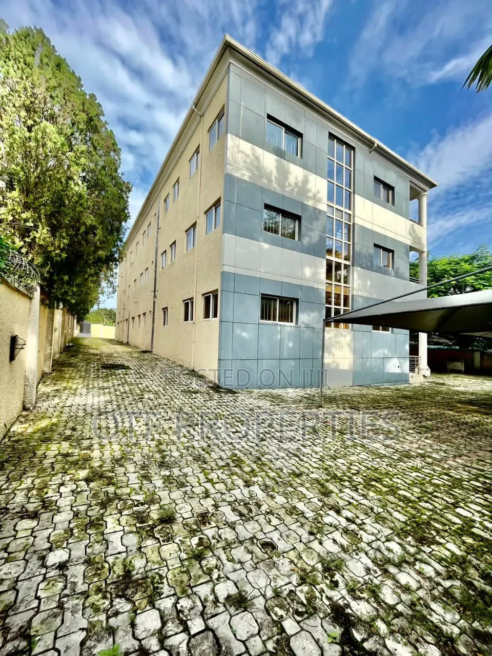 12bdrm Block of Flats in Utako for sale in Utako