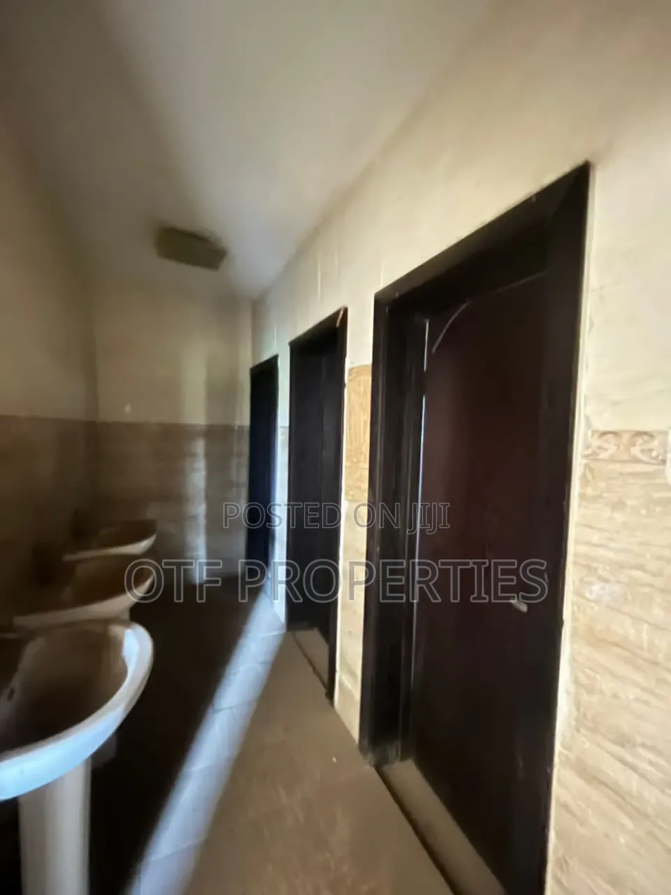 12bdrm Block of Flats in Utako for sale in Utako