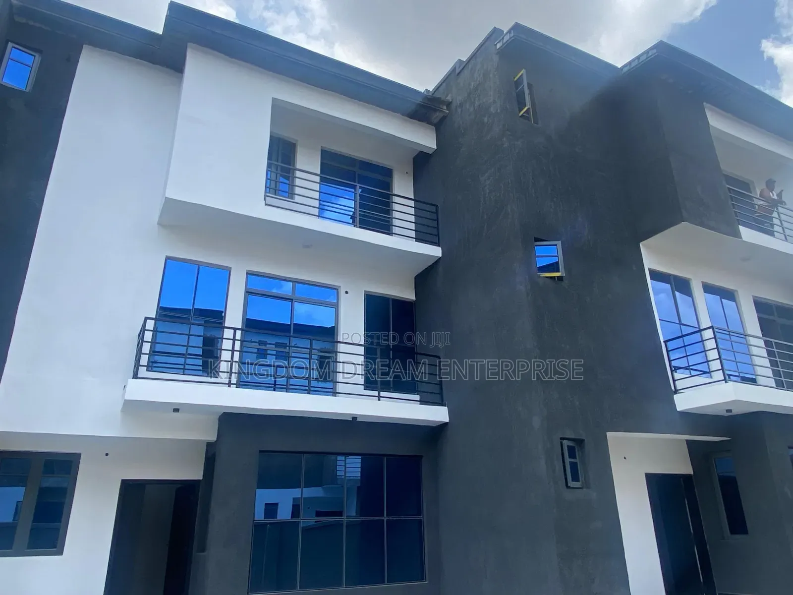 4bdrm Duplex in Ogba Gra for sale in Ogba GRA