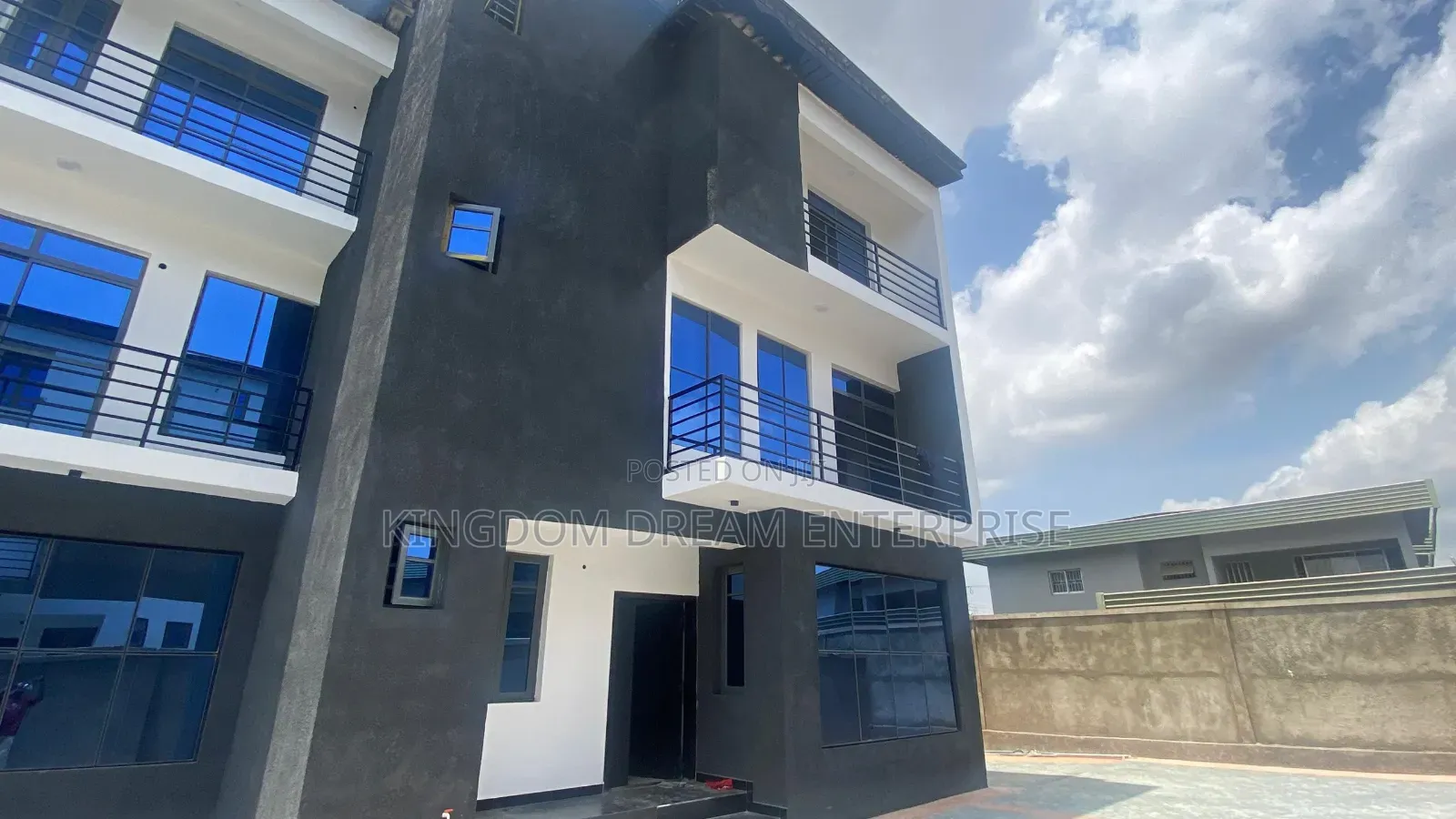 4bdrm Duplex in Ogba Gra for sale in Ogba GRA