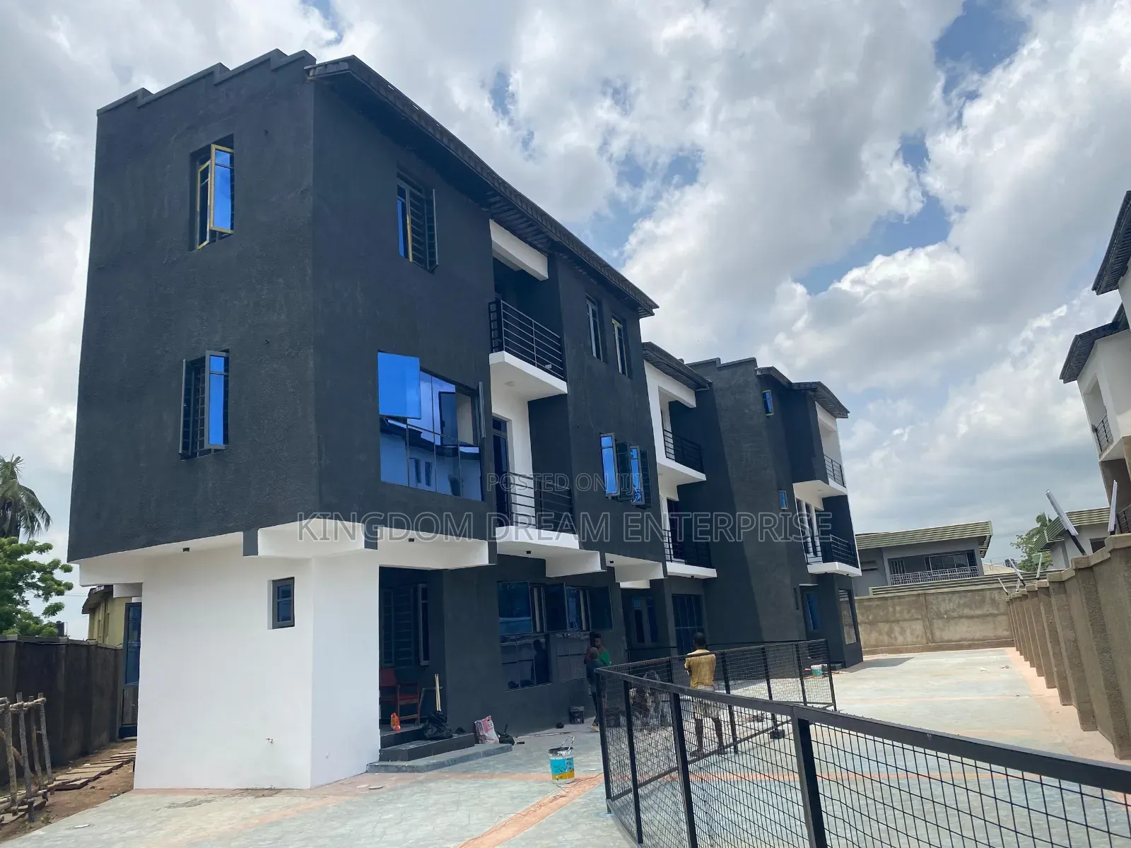 4bdrm Duplex in Ogba Gra for sale in Ogba GRA
