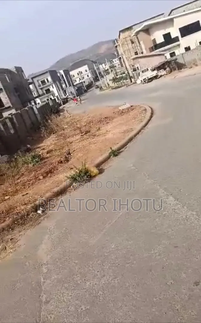 4400sqm, Residential, FCDA R of O and C of O Fully Paid For, Tarred Rd in Jahi