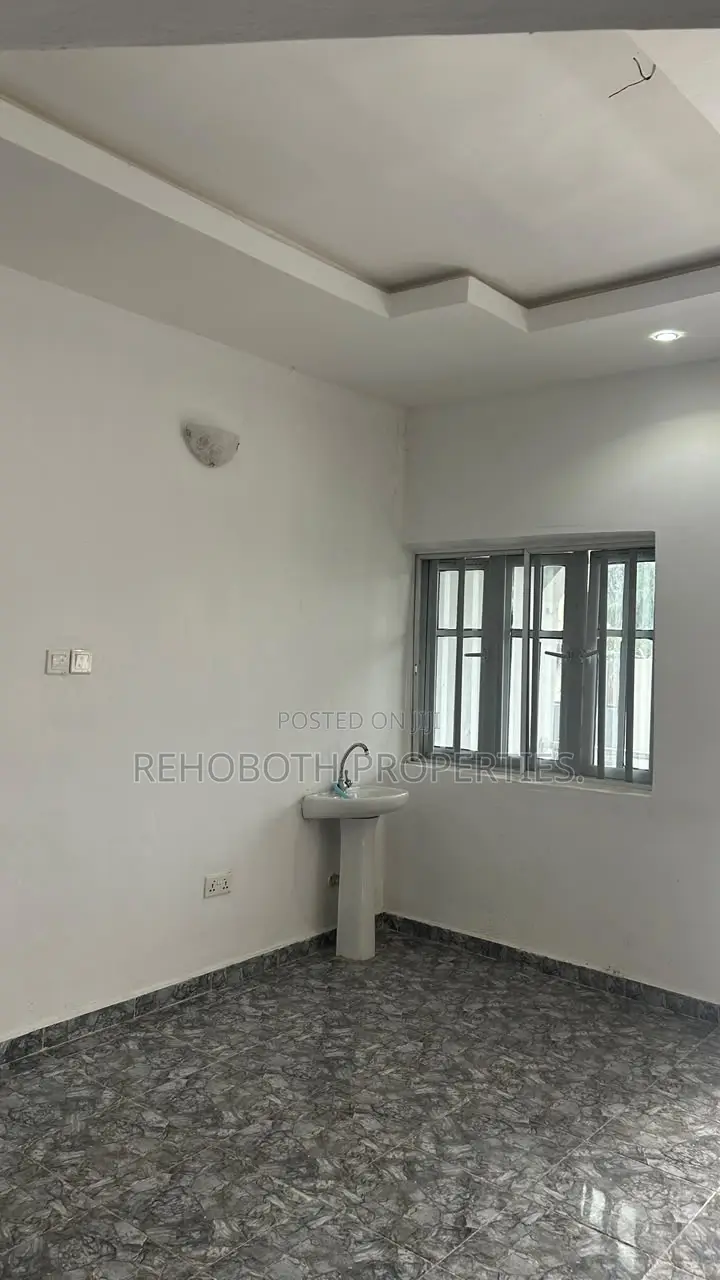 3bdrm Apartment in Idi Ahun Elebu, Akala Express for rent in Akala Express