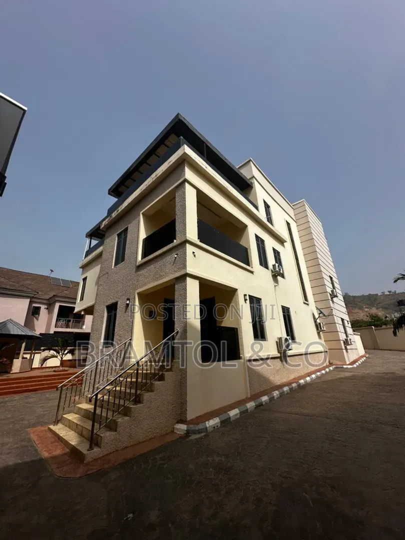 5bdrm Duplex in Katampe Extension for sale in Katampe Extension