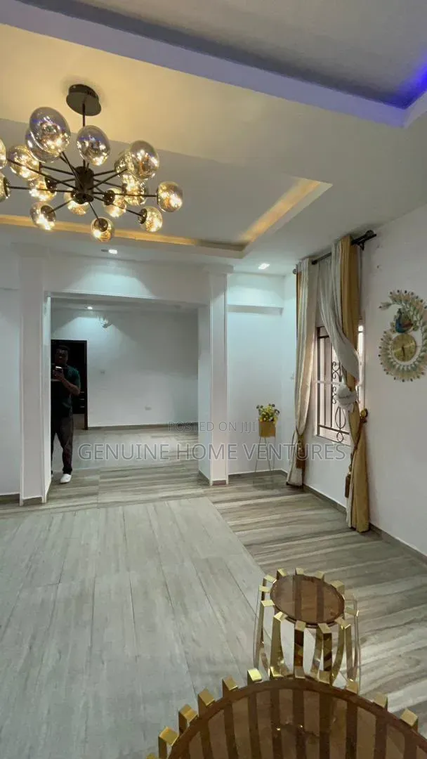 4bdrm Duplex in Maryland, Mende for sale in Mende