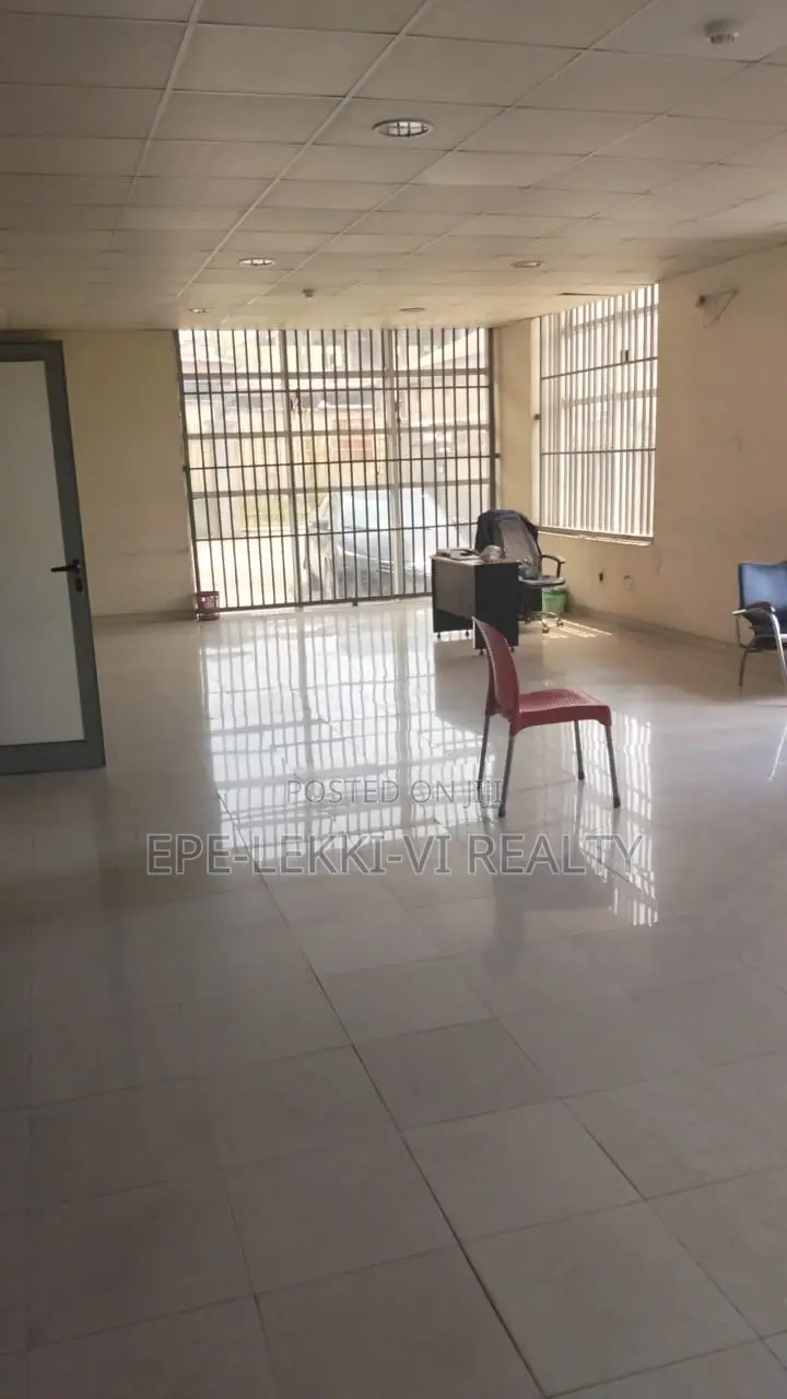 Lease | 700sqm Office Space on Three Floors in Ikeja in Ikeja