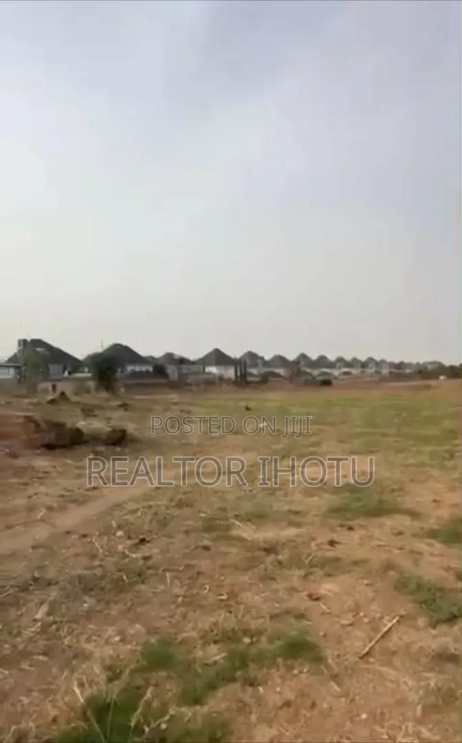 9200sqm, Developers Deal, Tarred Road and FCDA C of O in Durumi