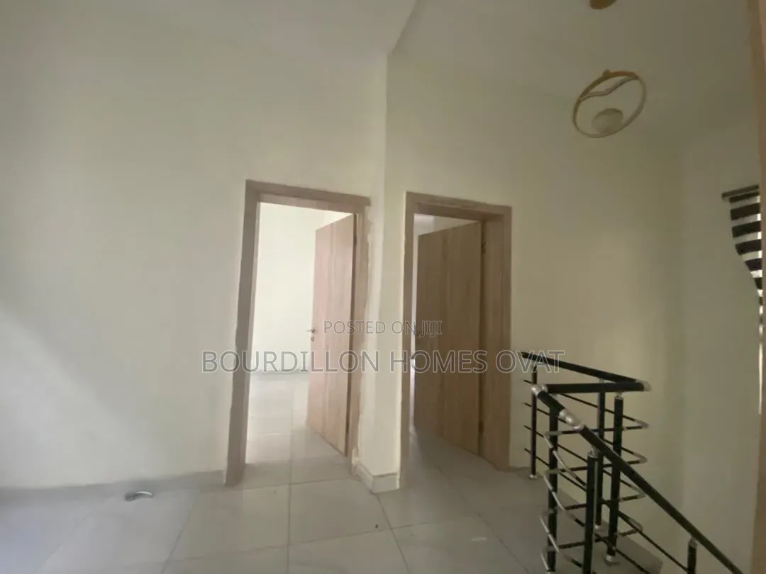 4bdrm Duplex in Ikota Villa Lagos for sale in Ikota