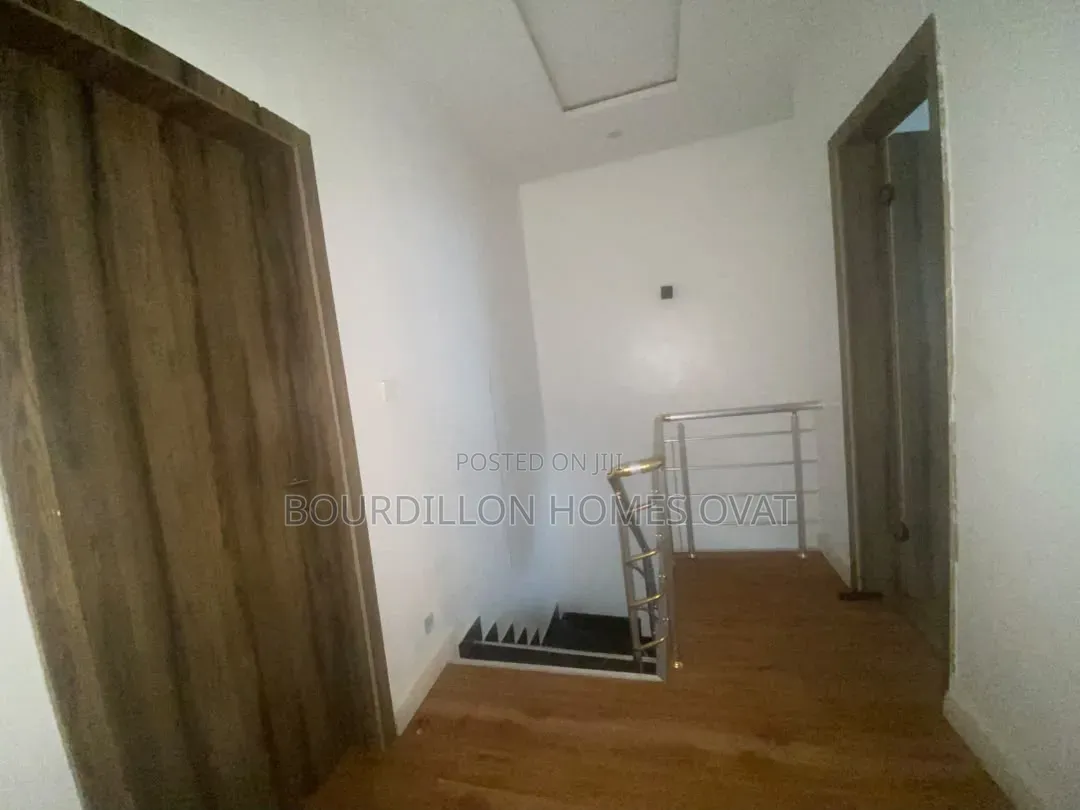2bdrm Duplex in Ikota Villa for rent in Ikota