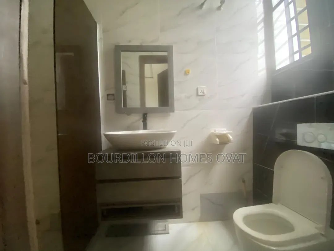 2bdrm Duplex in Ikota Villa for rent in Ikota