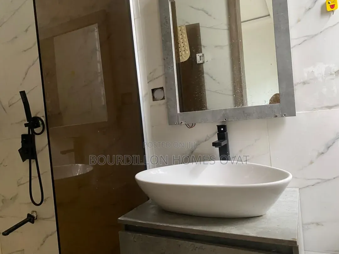 2bdrm Duplex in Ikota Villa for rent in Ikota