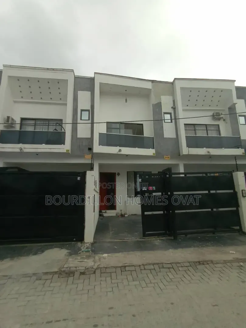 4bdrm Duplex in Ikota for rent in Ikota