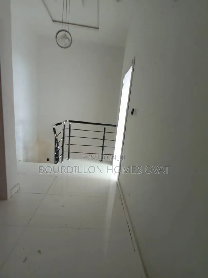 4bdrm Duplex in Ikota for rent in Ikota