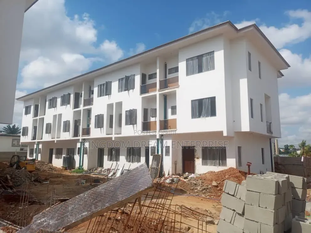 4bdrm Duplex in Opebi Ikeja Lagos for sale in Opebi