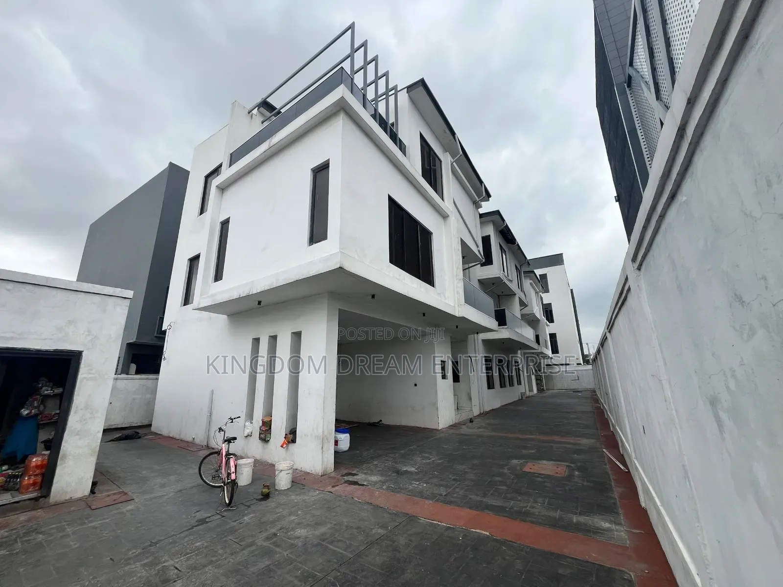 4bdrm House in Lekki Phase 1 Lagos for rent in Lekki Phase 1