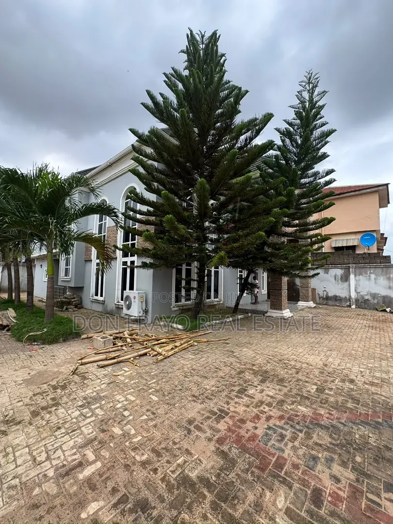 5bdrm Duplex in Adewunmi Layout, Ojoo for sale in Ojoo