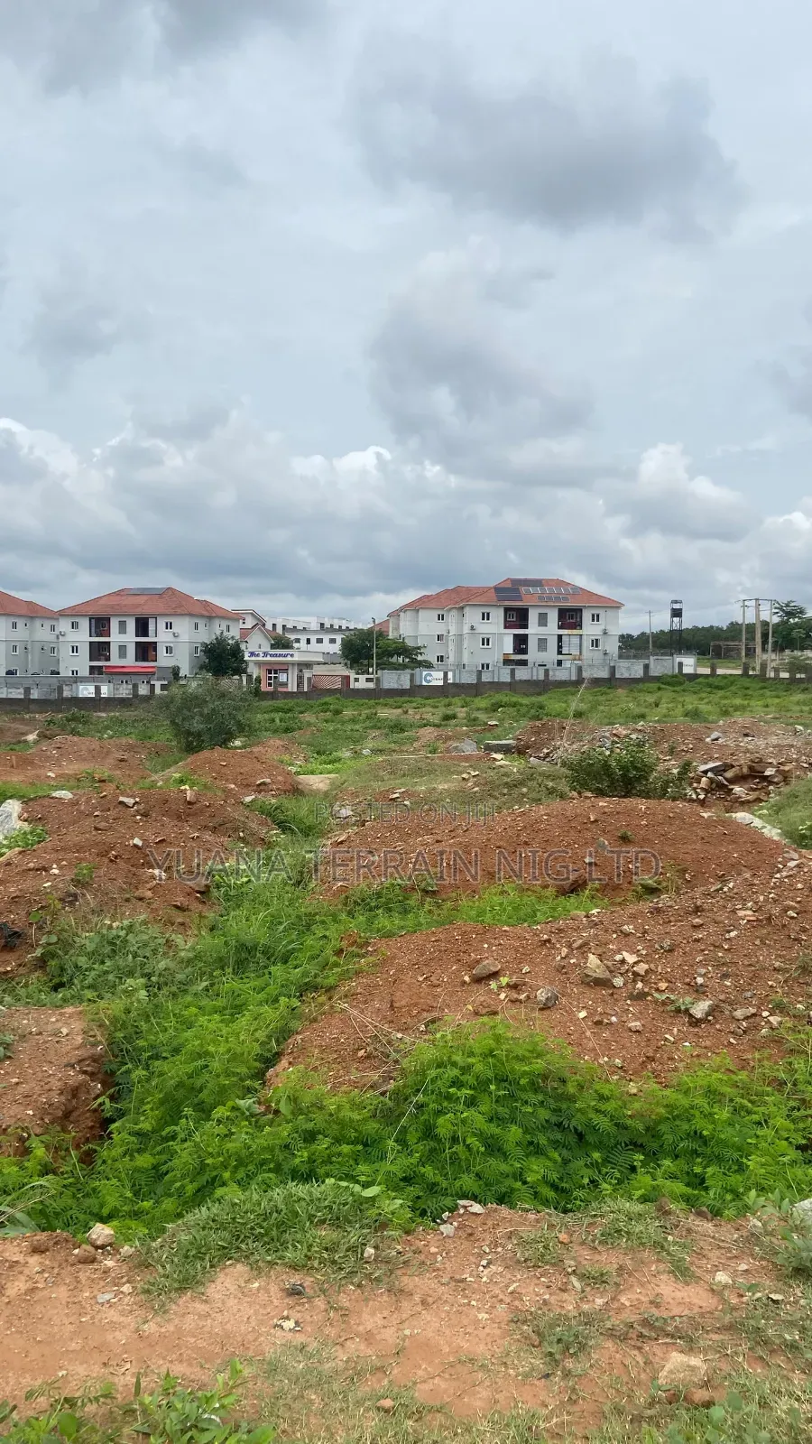 3bdrm Block of Flats in Marry Louise Estate, Mbora for sale in Mbora