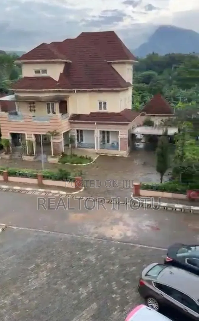 5bdrm Block of Flats in Maitama for sale in Maitama