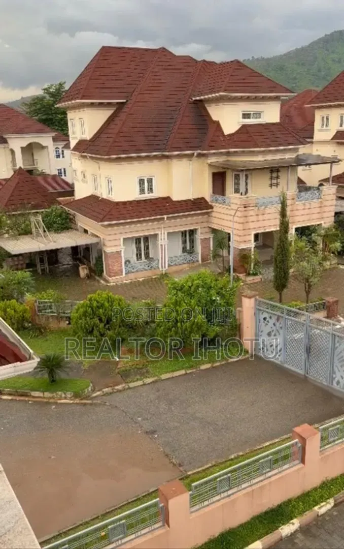 5bdrm Block of Flats in Maitama for sale in Maitama