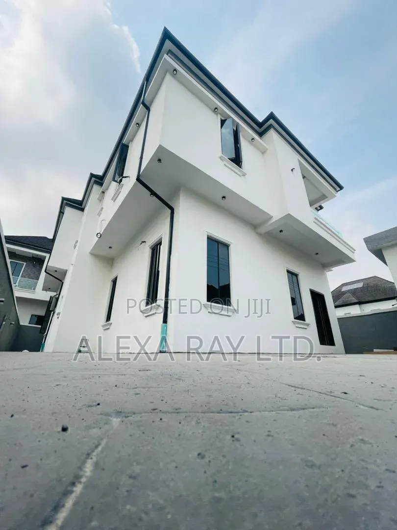 5bdrm Duplex in Ikota for rent in Ikota