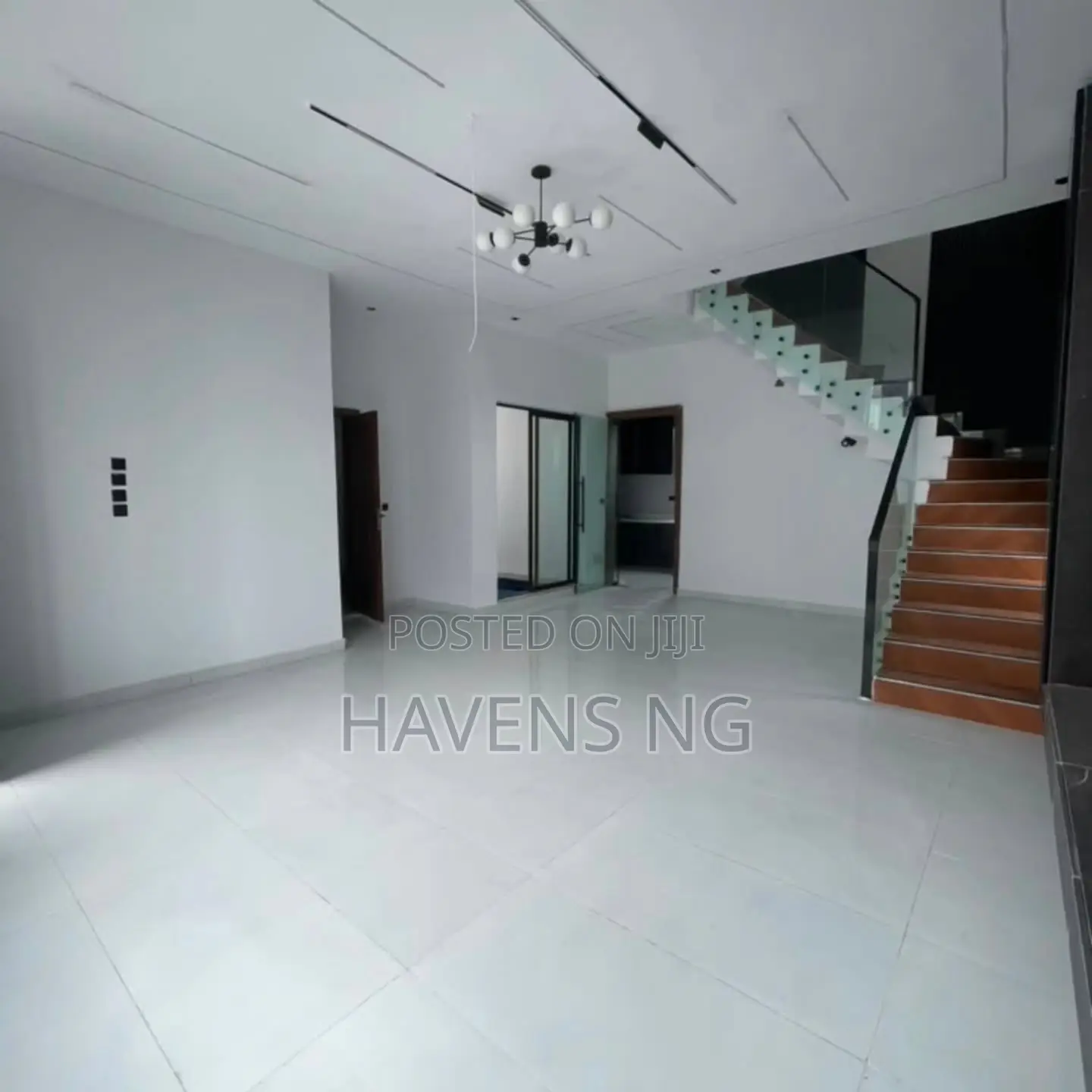 5bdrm Duplex in Lekki Phase 2 for sale in Lekki Phase 2