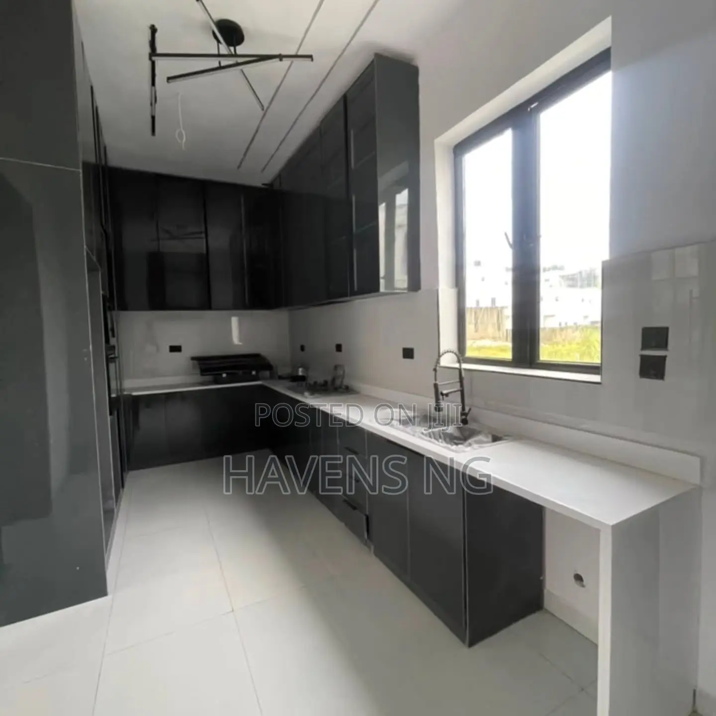 5bdrm Duplex in Lekki Phase 2 for sale in Lekki Phase 2