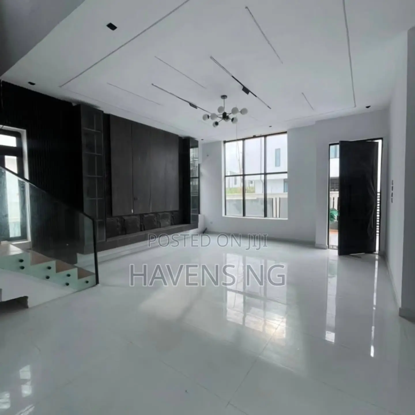 5bdrm Duplex in Lekki Phase 2 for sale in Lekki Phase 2
