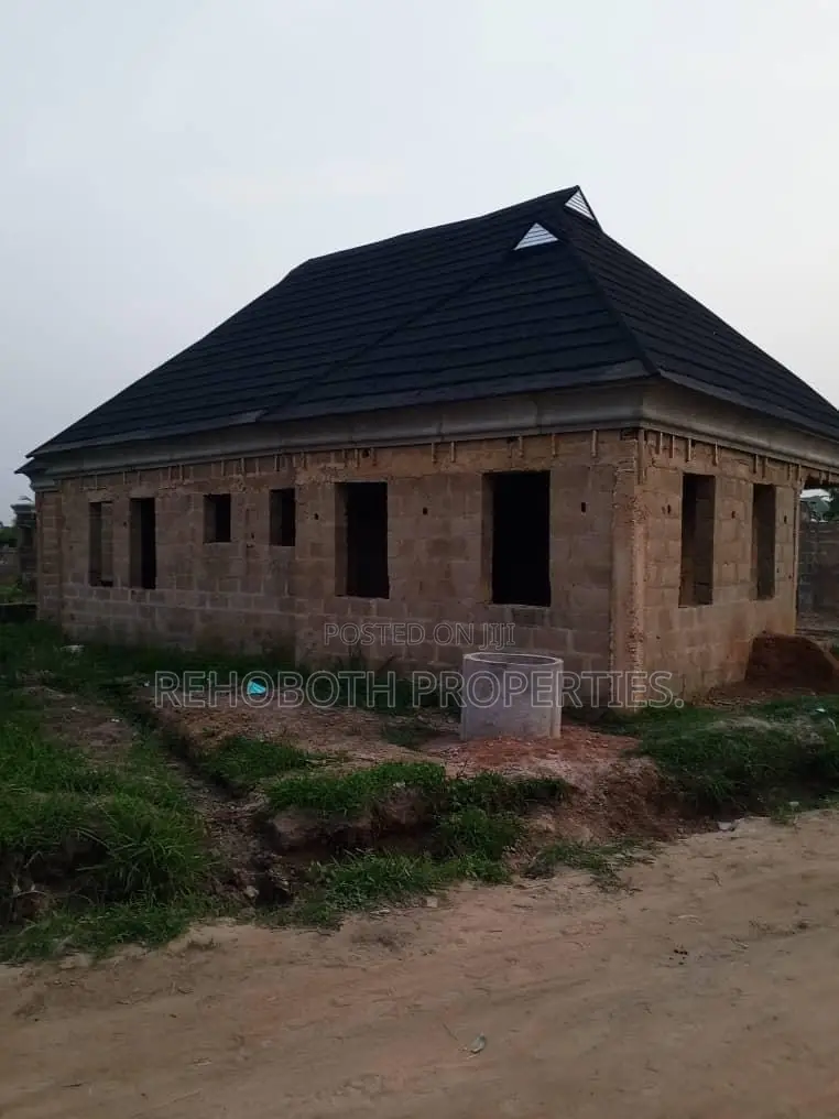 3bdrm Bungalow in Alawo, Akala Express for sale in Akala Express