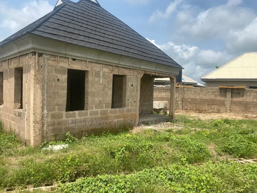 3bdrm Bungalow in Alawo, Akala Express for sale in Akala Express